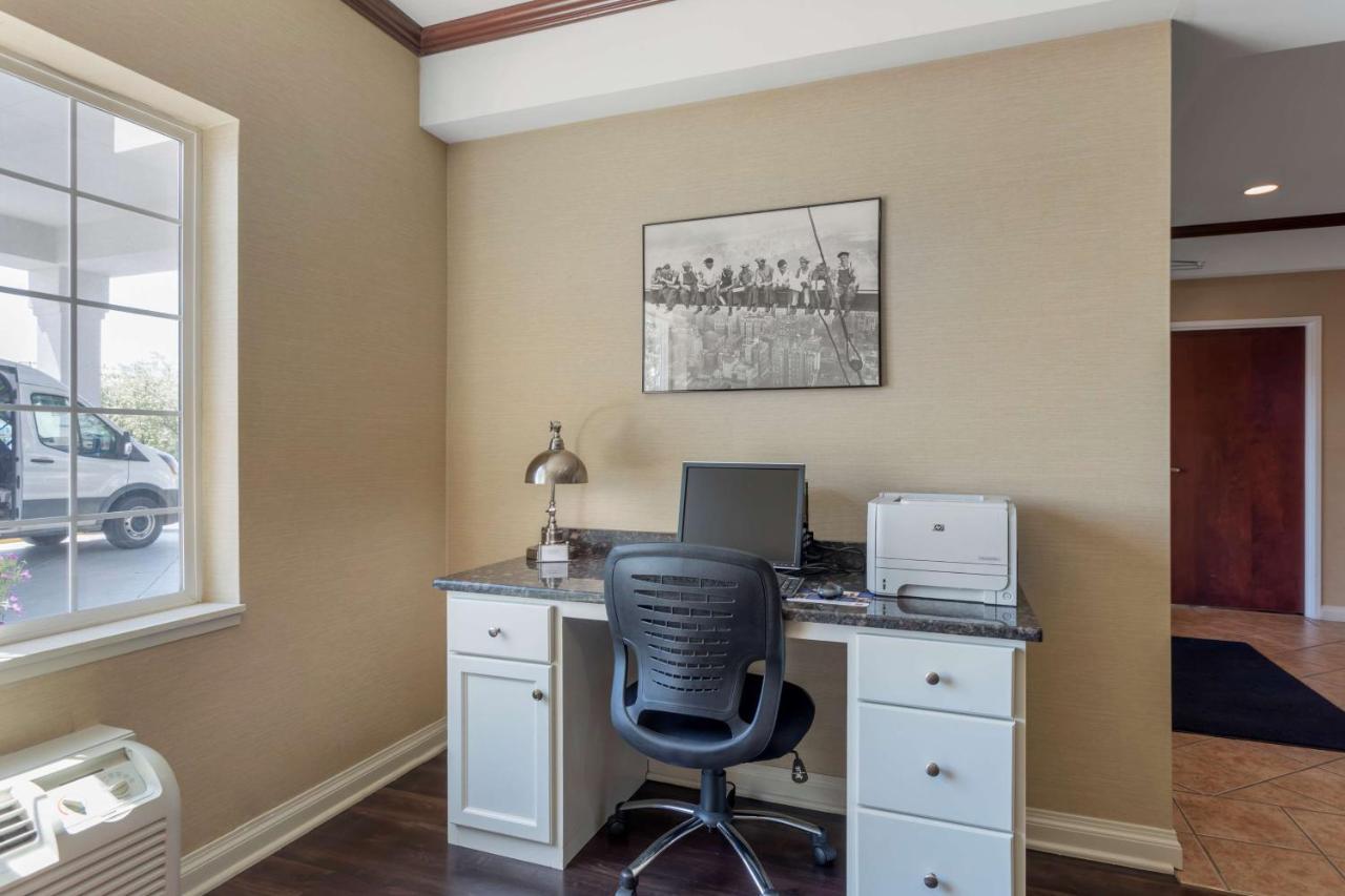 Best Western Lawrenceburg Inn Экстерьер фото
